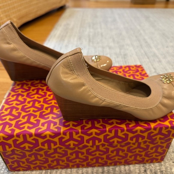 Tory Burch | Shoes | Tory Burch Jolie Logo 65mm Wedge Pump  Tory Burch Size 7B Jolie Logo 65MM Wedge Pump Beige